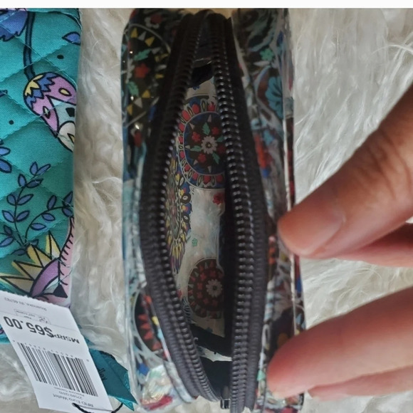 Vera Bradley RFID Blue Floral small billfold & Vera blad clear floral cosmetic - Picture 9 of 9